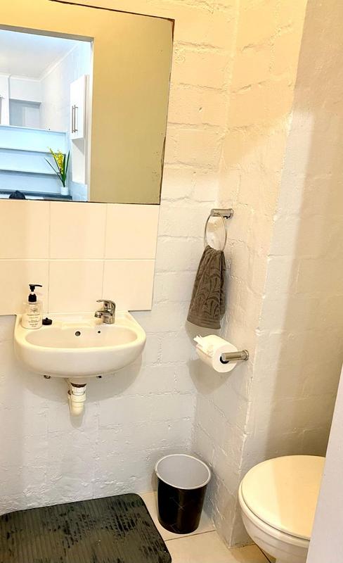 To Let 1 Bedroom Property for Rent in Wynberg Western Cape